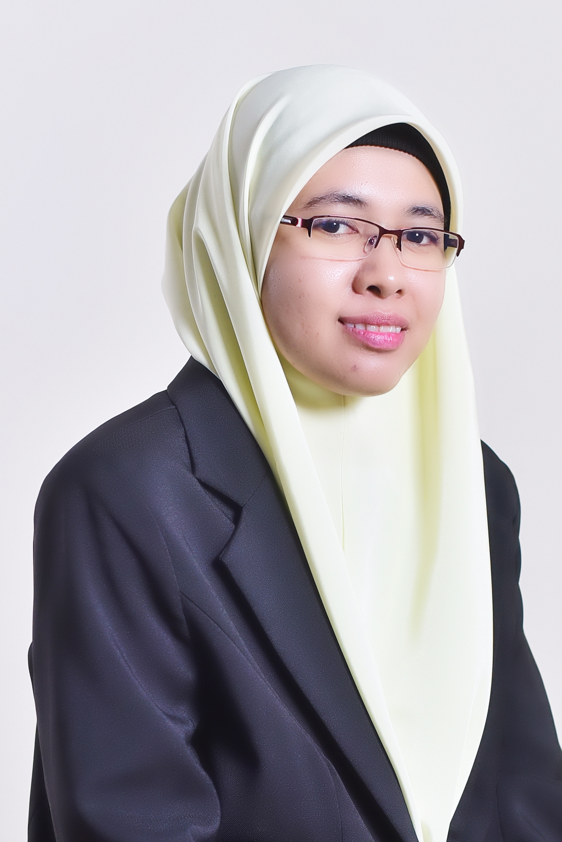 Dr Nursakinah Suardi